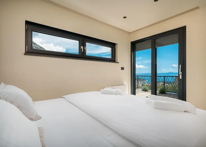 Villa Luxury Helena With Heated Pool Makarska