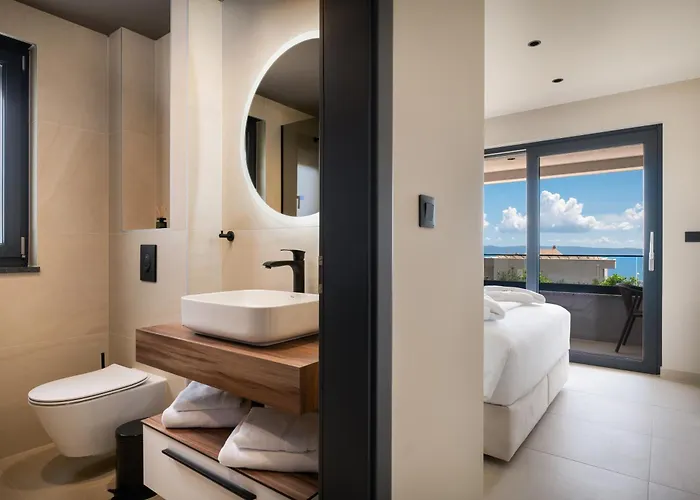 Luxury Helena With Heated Pool فيلة ماكارسكا